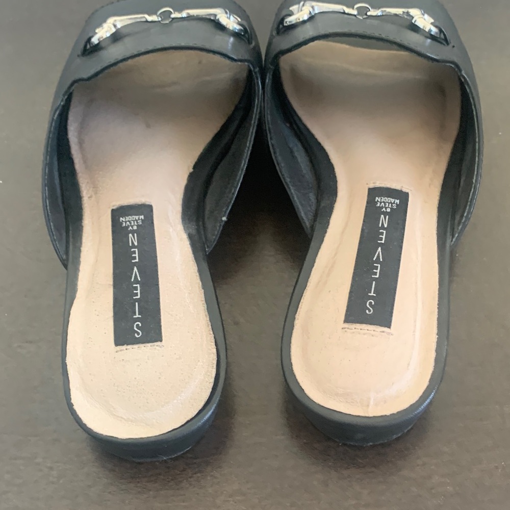 Steven by Steve Madden Black Leather Horse bit Mules. - Picture 5 of 7